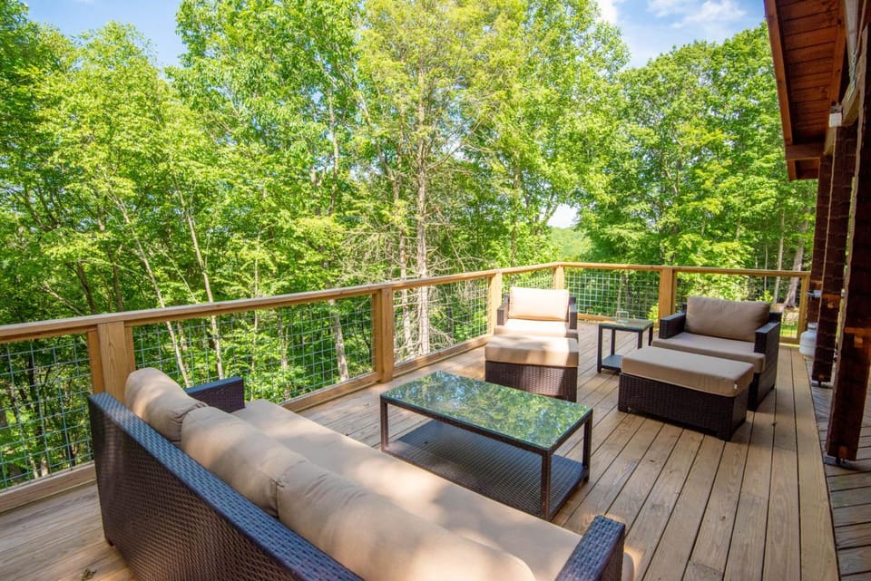 Blue Ridge Mountain Log Cabin - Views - Fireplace - River Access! Cabin in Ashe County