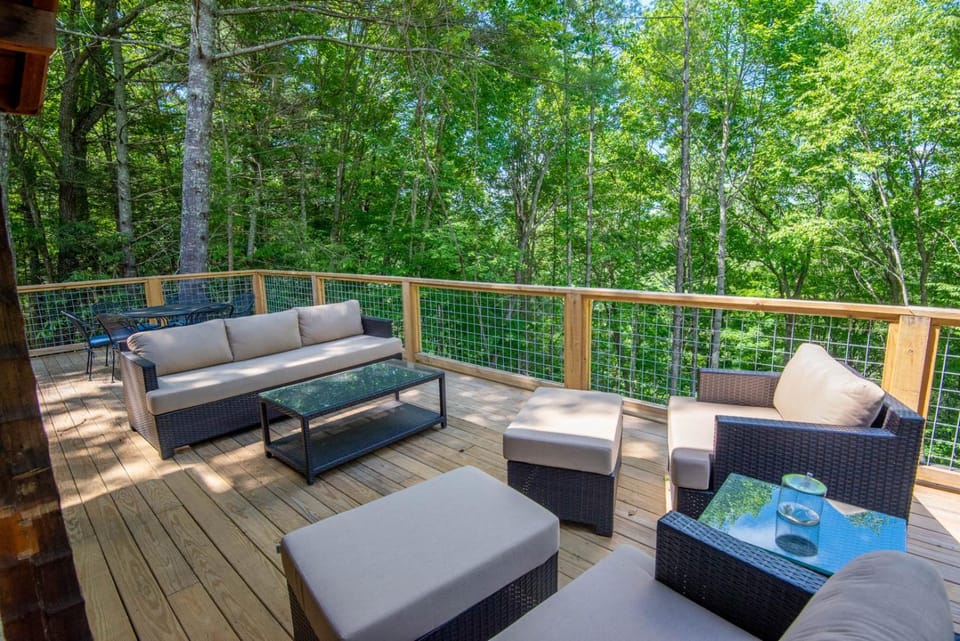 Blue Ridge Mountain Log Cabin - Views - Fireplace - River Access! Cabin in Ashe County
