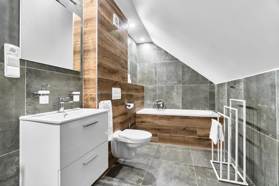 Bathroom, Bath