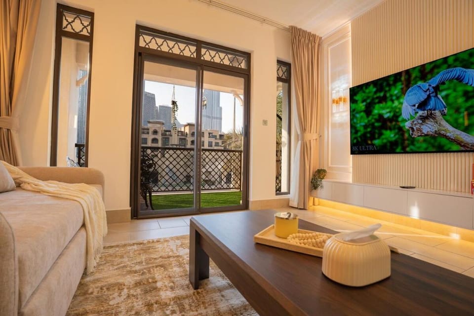 Zaafaran 5 Full Burj View Downtown Luxury Stay Apartment in Dubai