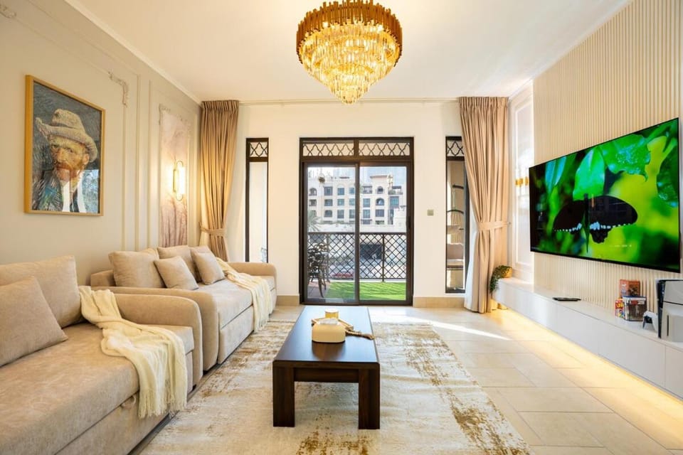 Zaafaran 5 Full Burj View Downtown Luxury Stay Apartment in Dubai