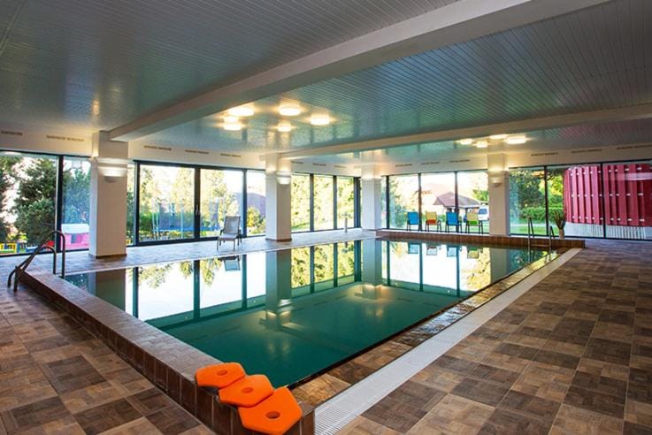 Swimming pool, Swimming pool