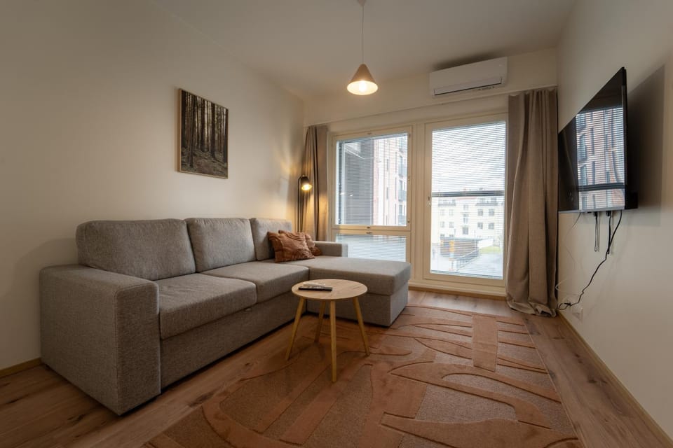 TV and multimedia, Living room, Seating area, Evening entertainment