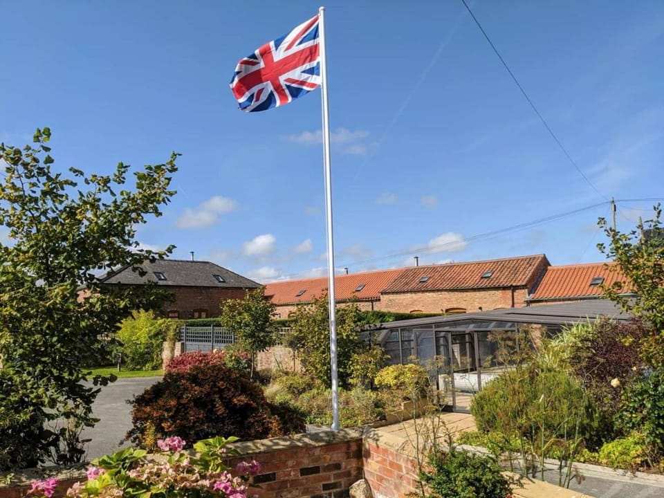 Covenham Holiday Cottages - Robin Cottage House in England