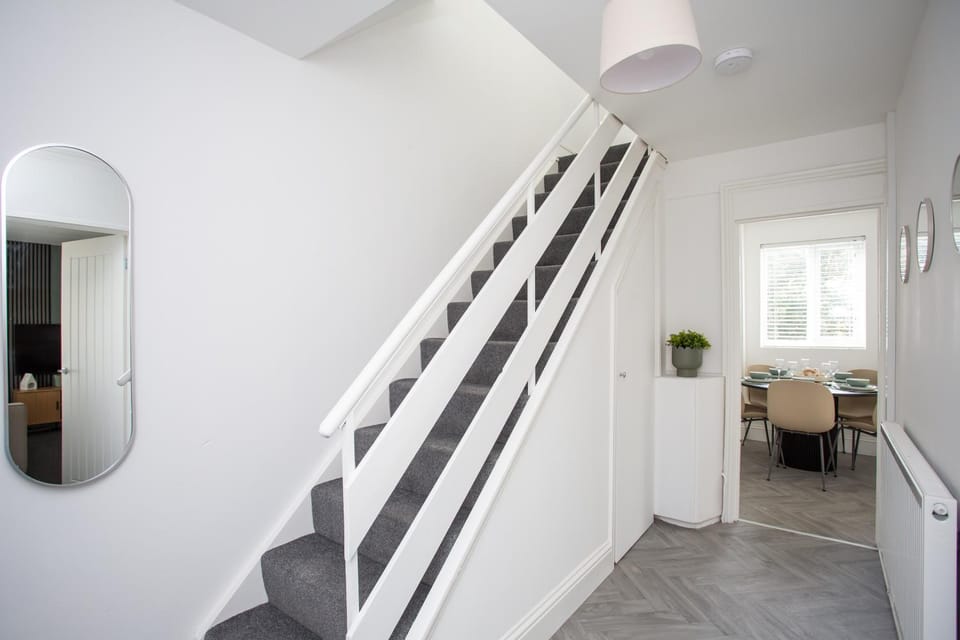 Vacant Nests The Ashby Wi-Fi Central House in England