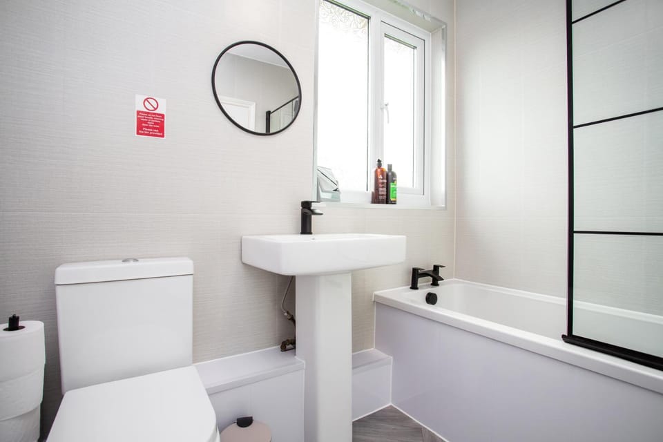 Vacant Nests The Ashby Wi-Fi Central House in England