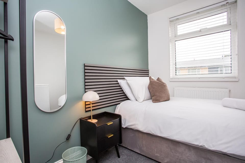 Vacant Nests The Ashby Wi-Fi Central House in England