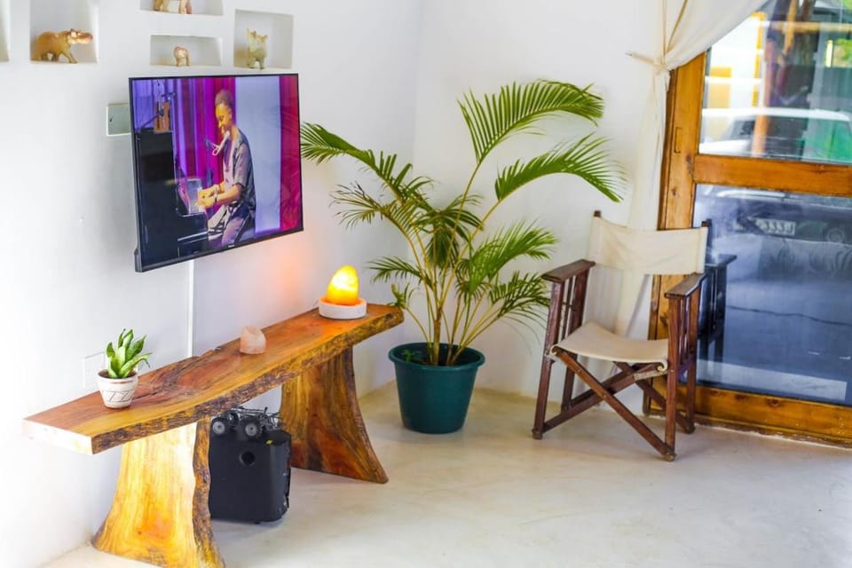 Craft House - An Artistic Oasis House in Kenya