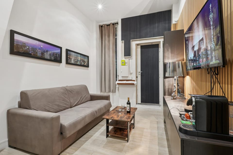 Nice flat close to Arc de Triomphe Apartment in Paris