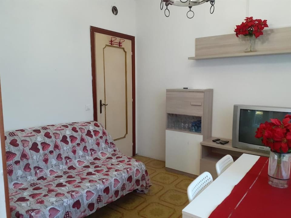 Dog-friendly, Panoramic Pool and Park on Lake 3 Apartment in Province of Brescia