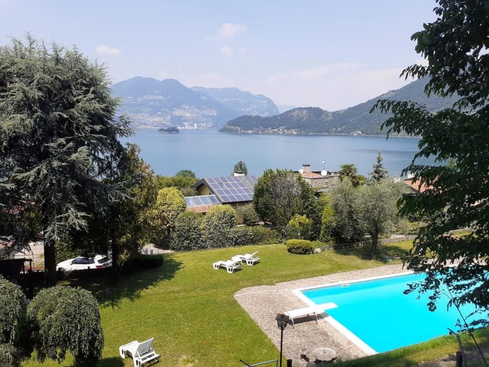 Dog-friendly, Panoramic Pool and Park on Lake 3 Apartment in Province of Brescia