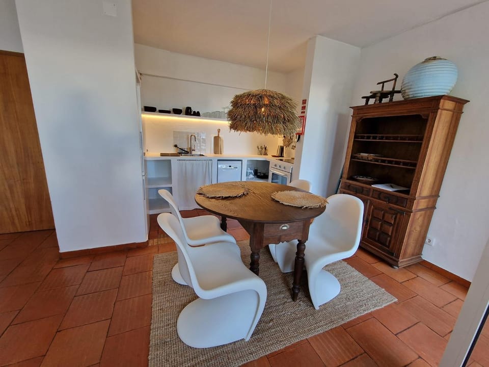 Kitchen or kitchenette, Living room, Dining area, stove