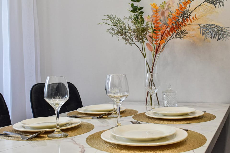 Food and drinks, Dining area
