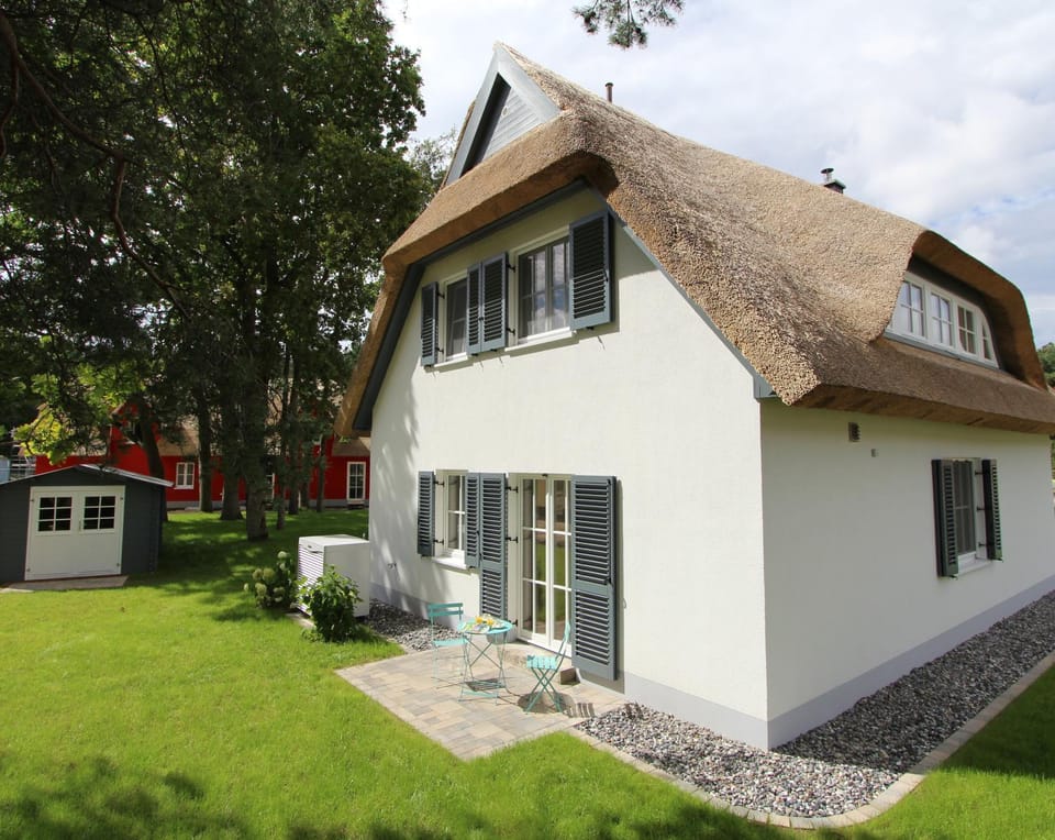 Property building, Garden, Garden, Garden view