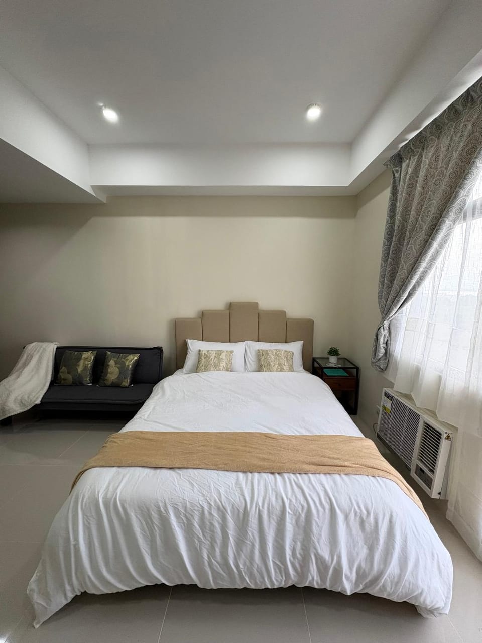 Chic Condo with Gym and Pool Access Apartment hotel in Lapu-Lapu City