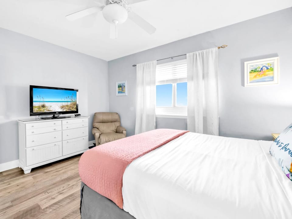 Emerald Beach 1631 by Emerald Coast Retreats House in Panama City Beach