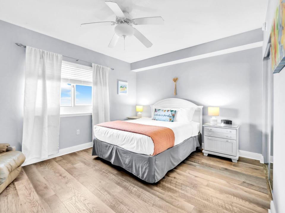Emerald Beach 1631 by Emerald Coast Retreats House in Panama City Beach
