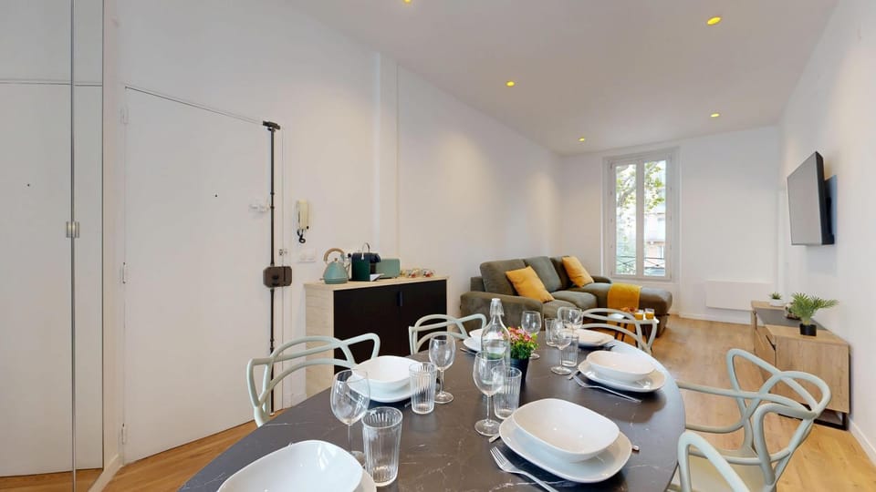 Living room, Dining area