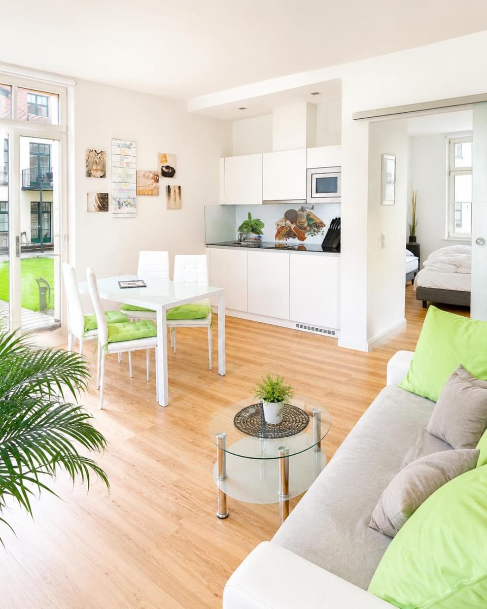 Kitchen or kitchenette, Living room, Seating area, Bedroom
