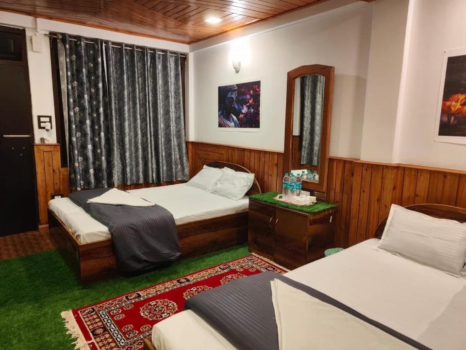 Thejasmit Mount View Homestay Vacation rental in West Bengal