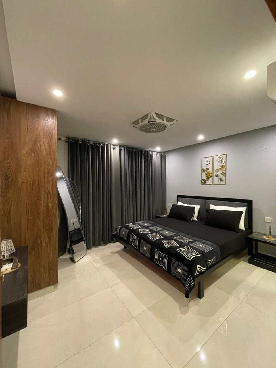 Bed, Photo of the whole room, Bedroom