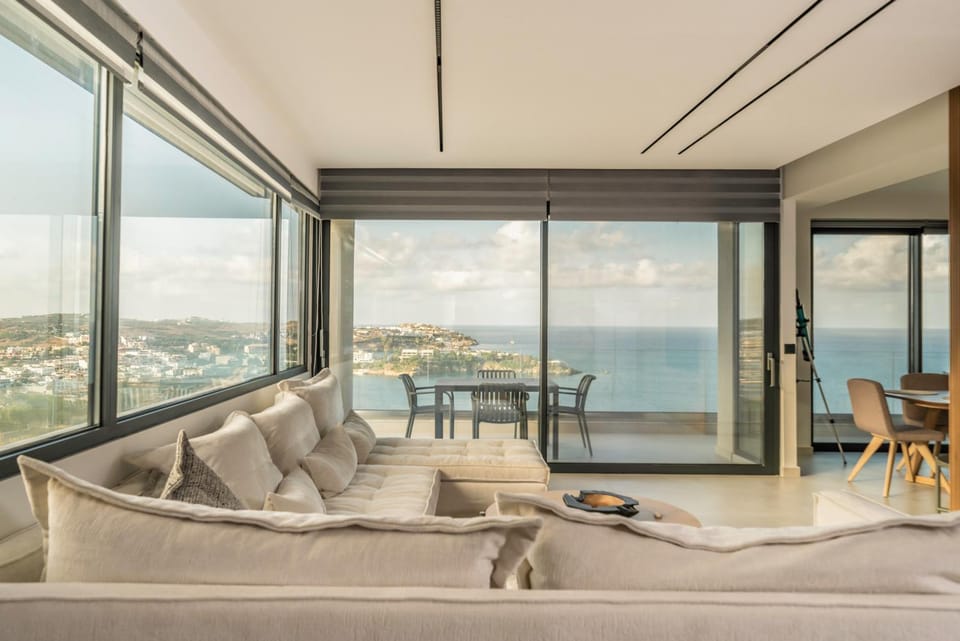 View (from property/room), Balcony/Terrace, Living room