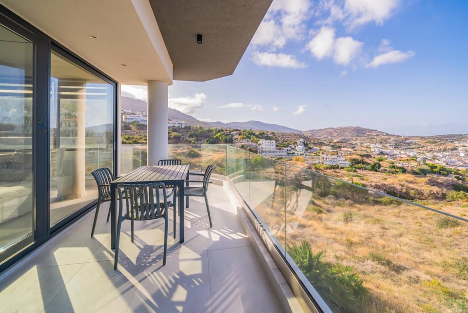 Patio, Day, View (from property/room), Balcony/Terrace, Mountain view