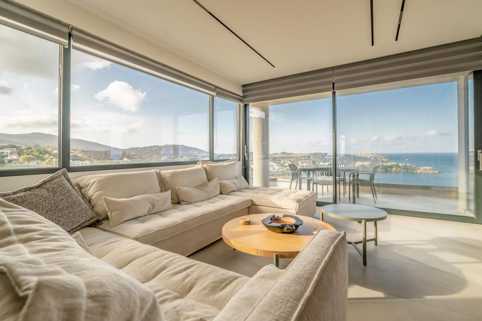 View (from property/room), Balcony/Terrace, Living room