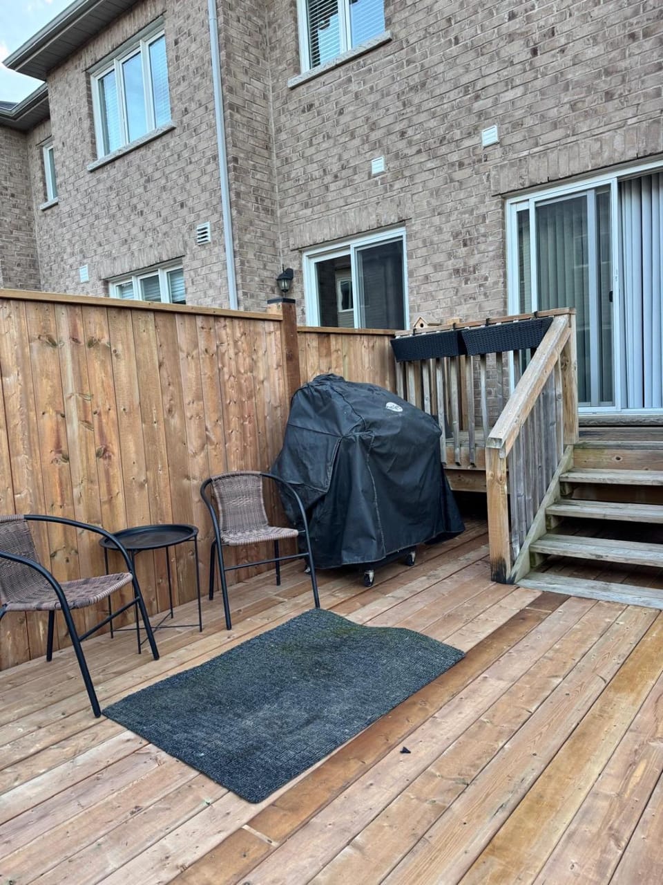 Stunning Three Bedroom Townhouse Niagara Falls Apartment in Niagara Falls