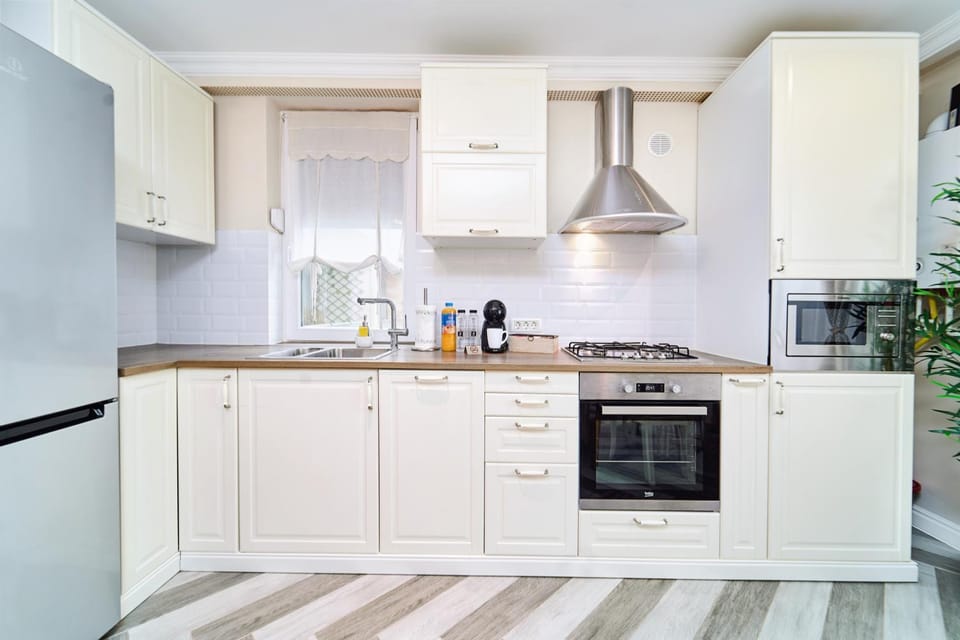 Coffee/tea facilities, Kitchen or kitchenette, dishwasher, minibar, oven, pet friendly, stove, toaster