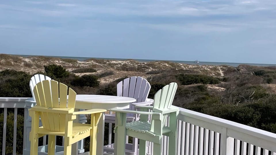Patriot's Place - Corolla, Ocean Sands, 180 Yds to Beach, Oceanside, Pool, Hot Tub, Pool Table, Pets OK House in Corolla