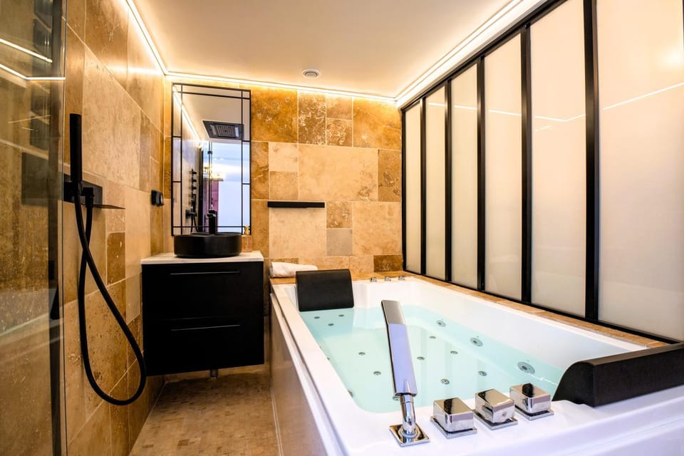 Hot Tub, Hot Tub, Bathroom, Bath