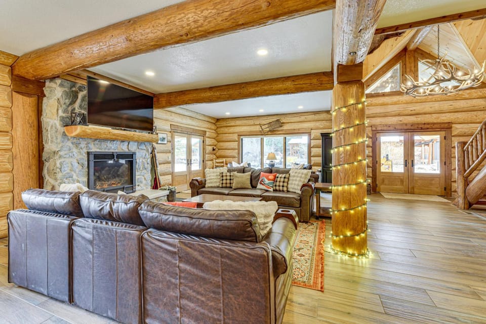 Cabin 3/4 Mi to Red River Ski & Summer Area Cabin in Red River