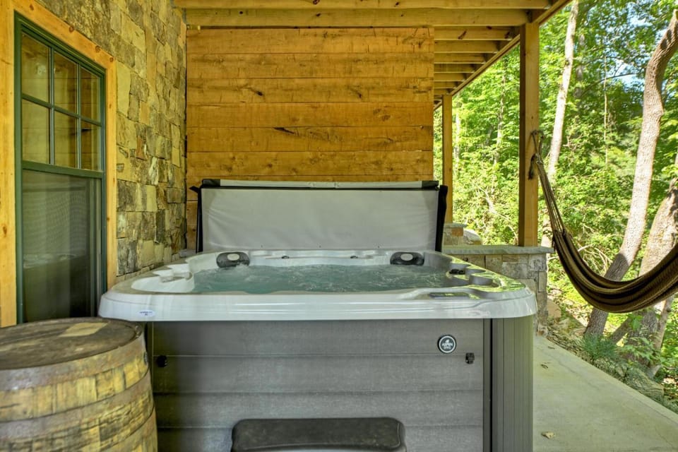 Waterwheel on the Cartecay House in East Ellijay