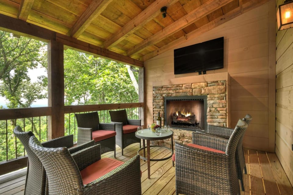 Stardust Ridge House in Georgia