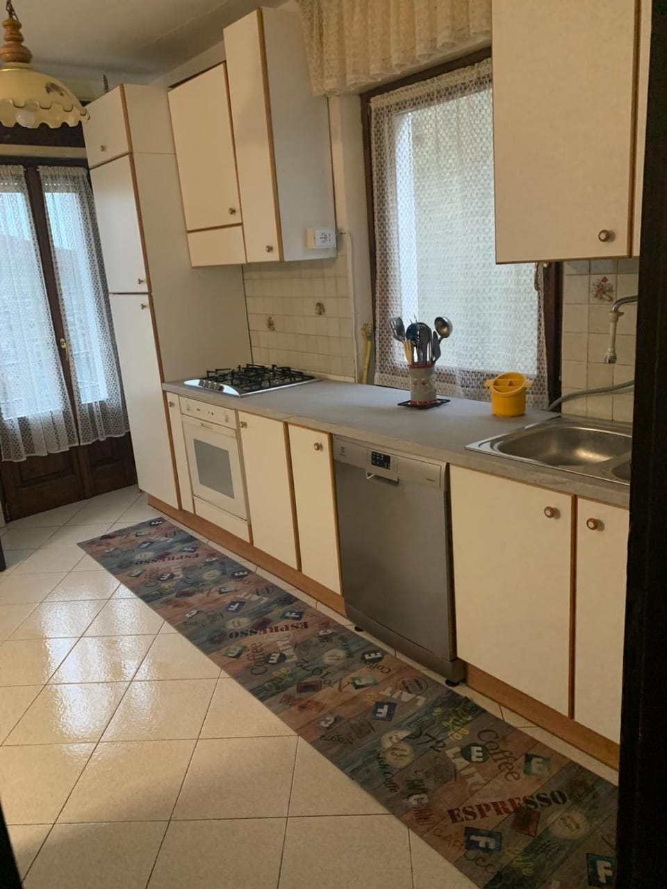 Kitchen or kitchenette, dishwasher, oven, pet friendly