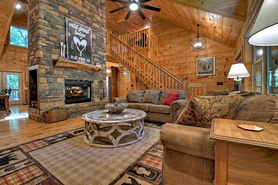 Wild Forest Lodge House in Georgia