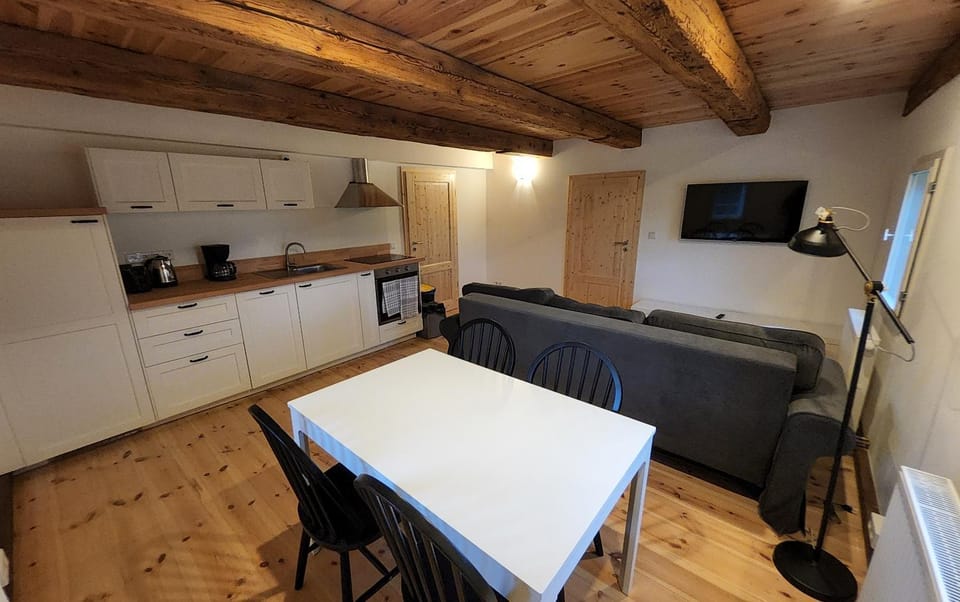 TV and multimedia, Kitchen or kitchenette, Living room, Dining area