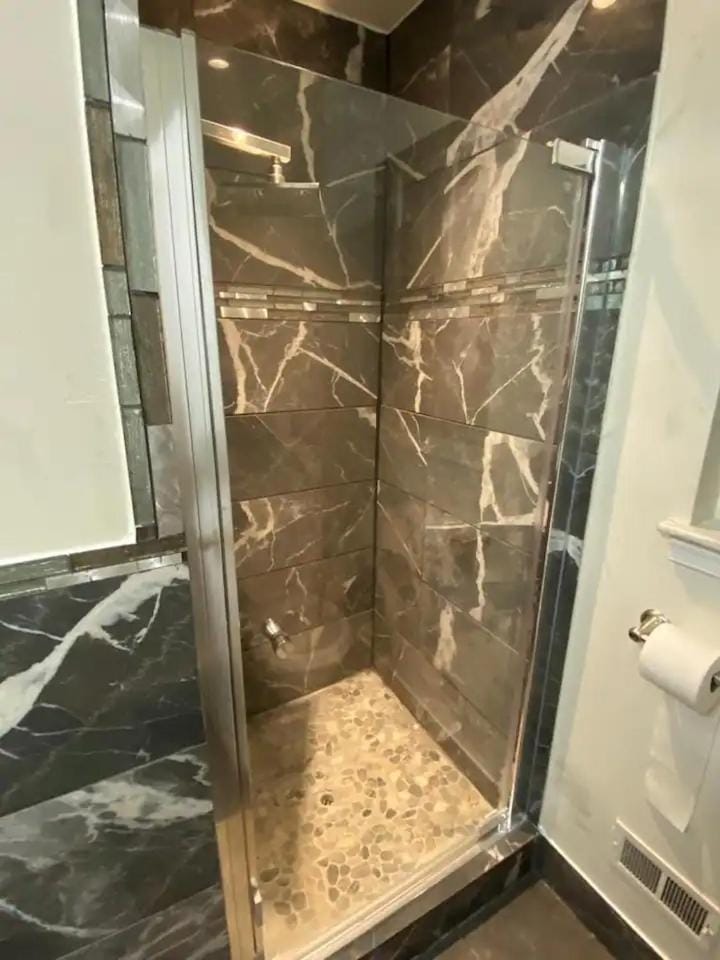 Spacious 4BR House minutes from Washington, DC Apartment in Fort Washington
