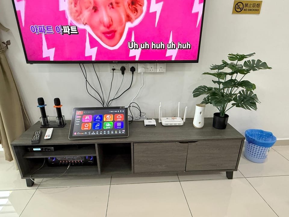 Sekinchan 2008 Homestay KaraokeBBQ 20pax 三层简约风名宿 Villa in Selangor, Malaysia