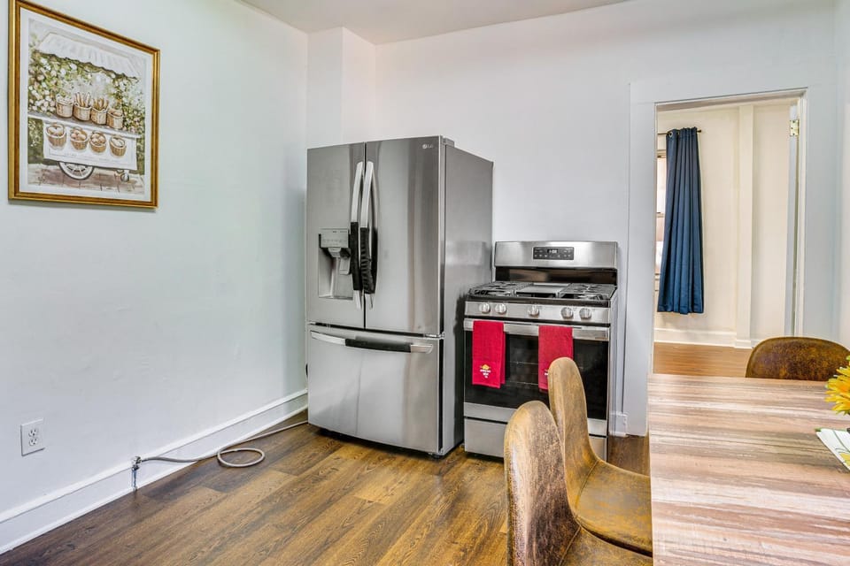 Walkable Apt Near MetLife: Pet-Friendly Lodi Stay Apartment in Bergen County