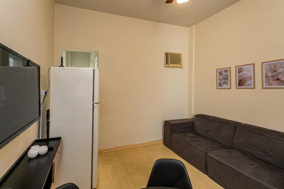 Communal lounge/ TV room, Living room, Dining area