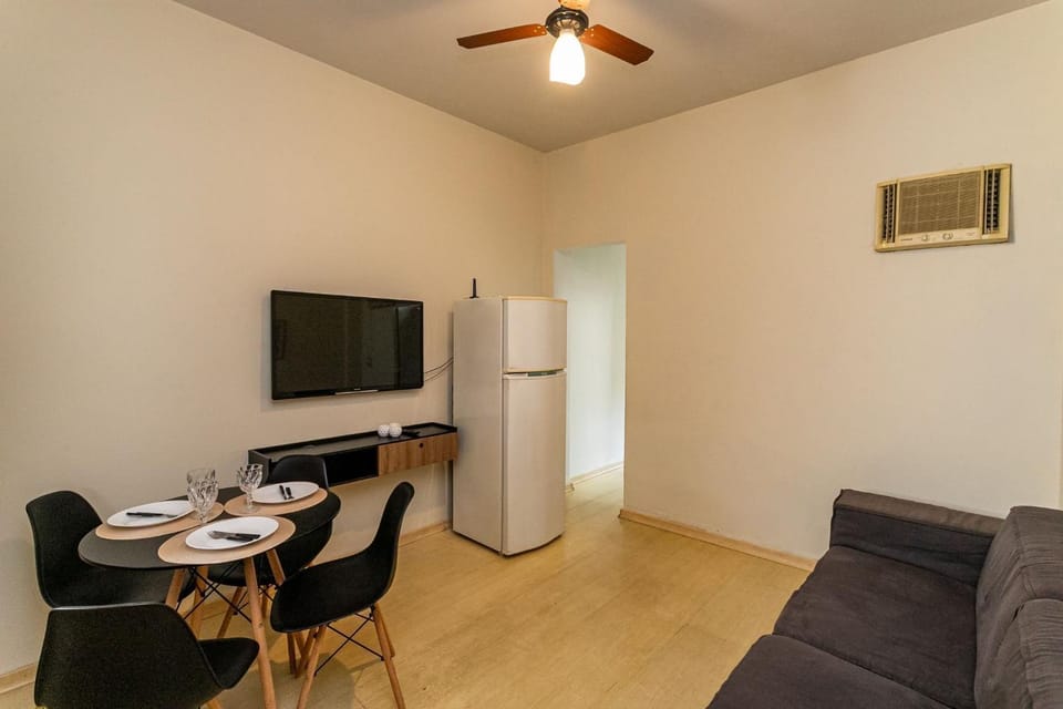 Communal lounge/ TV room, Living room, Dining area