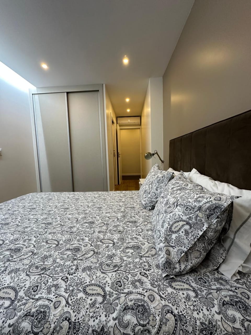 Bedroom, air conditioner, air conditioner