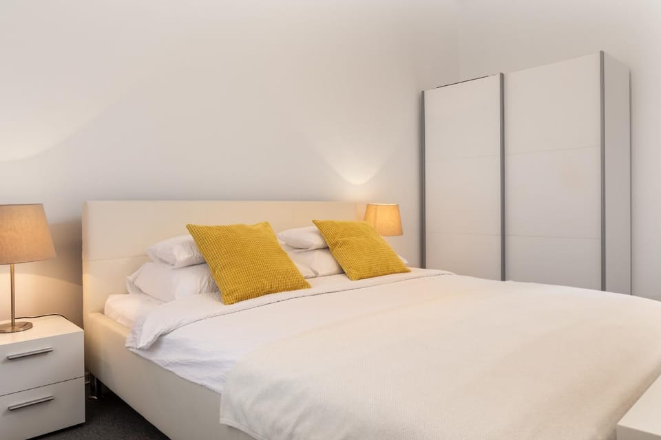 Bed, Bedroom, wardrobe