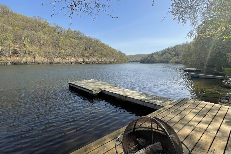 Lake Zoar Cabin Cabin in Connecticut