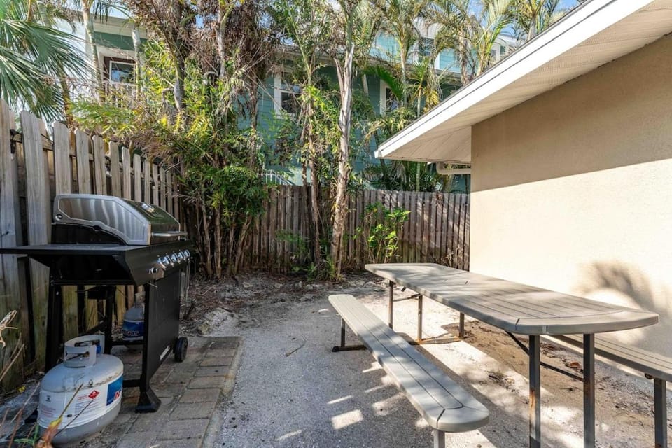 Ocean72 Holmes Beach Vacation Home with Private Pool & hot tub & Walk-to-Beach Access Villa in Holmes Beach
