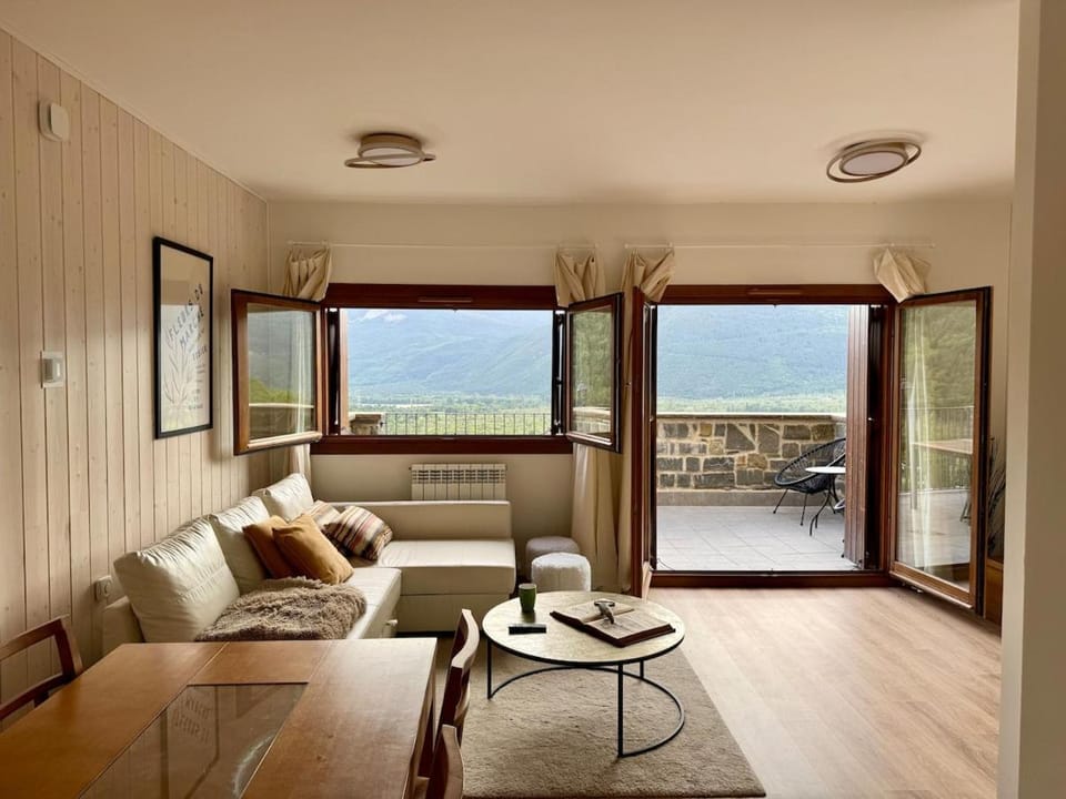 Vista Pirineos, wifi y petfriendly, Gavin - Biescas - Arafita Apartamentos House in Aragon