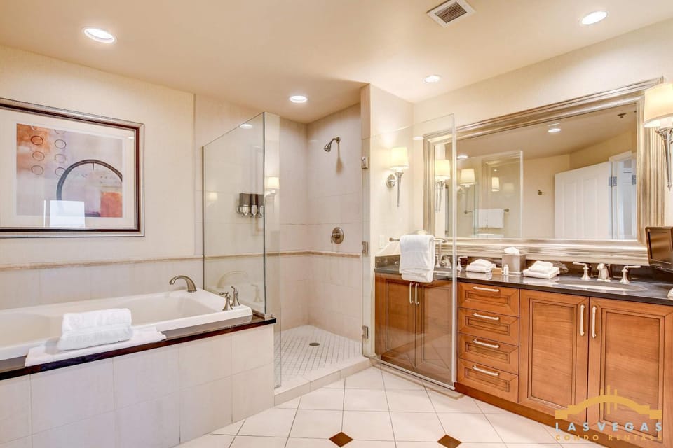 MGM Signature-38-615 Strip View Balcony Studio House in Las Vegas Strip