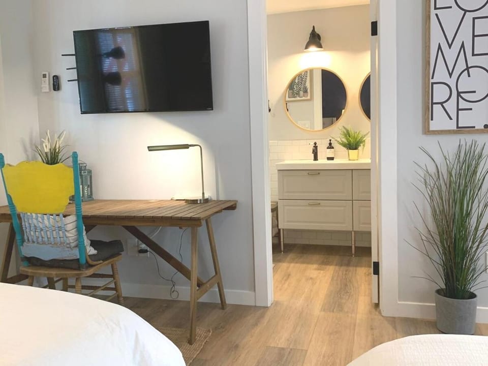 New cozy studio 2 queen beds kitchen walk to water! Apartment in Point Loma